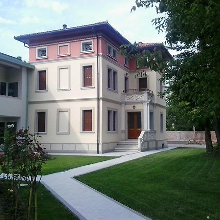 Villa Delle Rose ปอร์โตกรูอาโร ภายนอก รูปภาพ